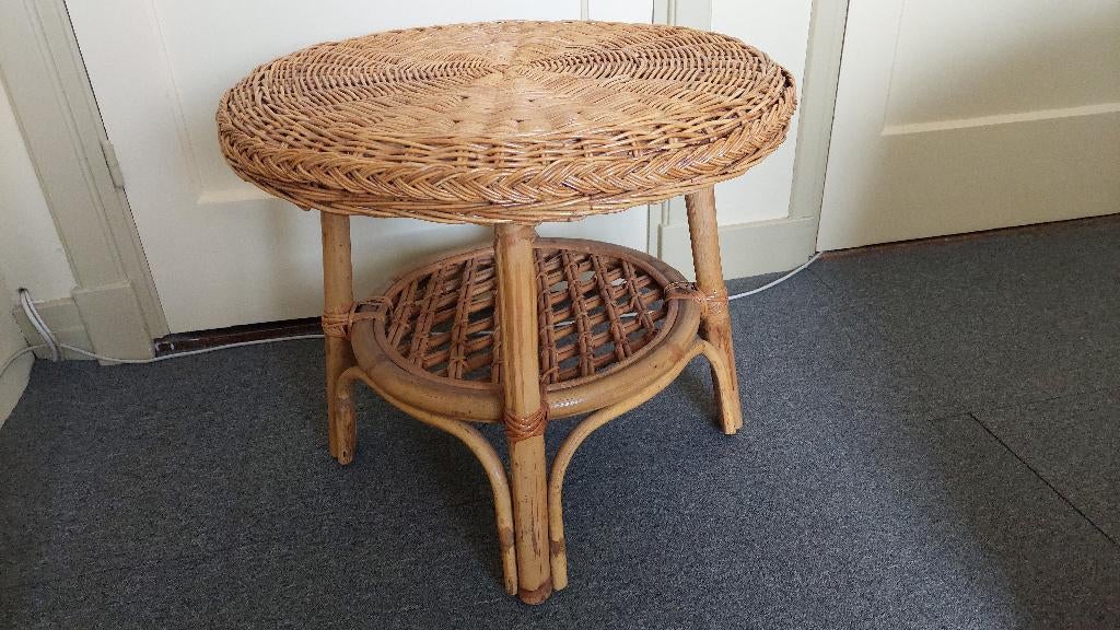 Rotan rond tafeltje, Huis en Inrichting, Tafels | Bijzettafels, Ophalen, Rond, Minder dan 55 cm, 45 tot 60 cm