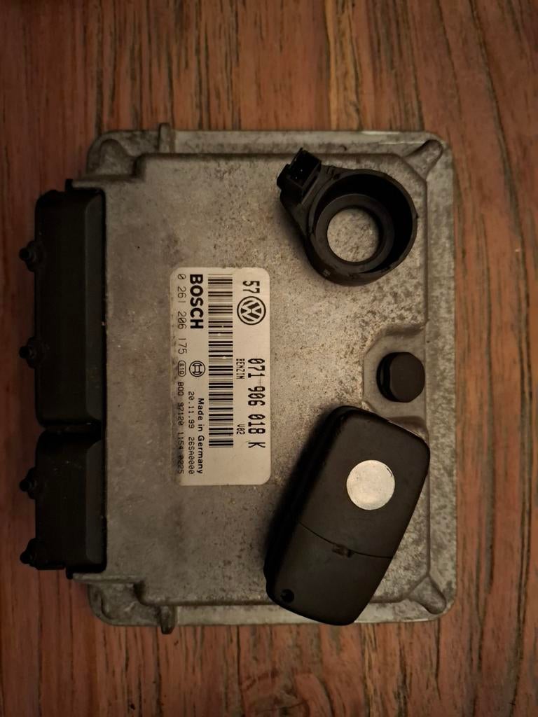 Ecu set vw golf 4 2.3 v5 agz motor, Ophalen of Verzenden, Gebruikt, Volkswagen