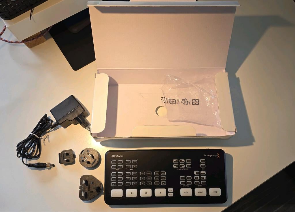 Blackmagic ATEM Mini + Elgato Green Screen - full Studio Set, Audio, Tv en Foto, Ophalen of Verzenden, Zo goed als nieuw, Overige typen