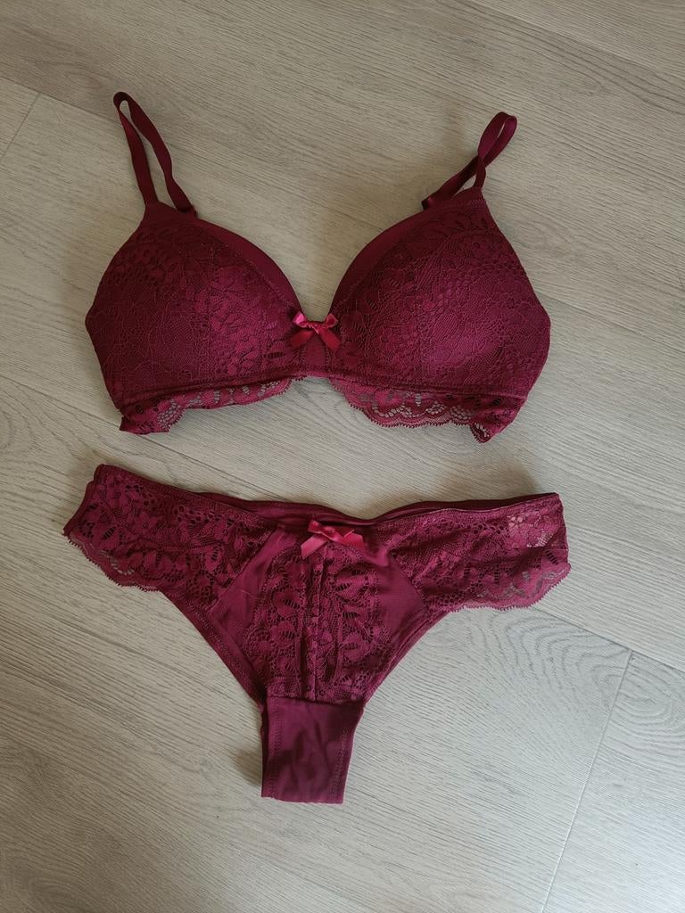 Hunkemöller set: BH, slip & string bordeaux rood (75B & S), Kleding | Dames, Hunkemöller, Ophalen of Verzenden, Rood, Setje
