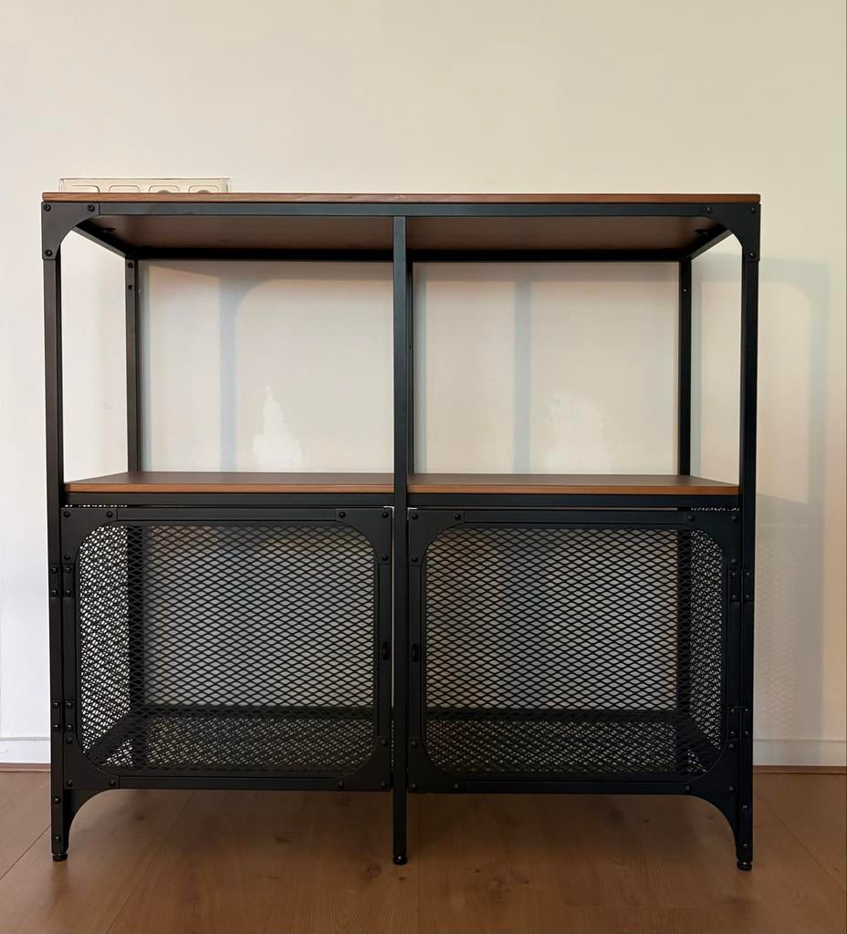 IKEA FJÄLLBO kast - Industrieel design, Huis en Inrichting, Kasten | Overige, Ophalen, Zo goed als nieuw