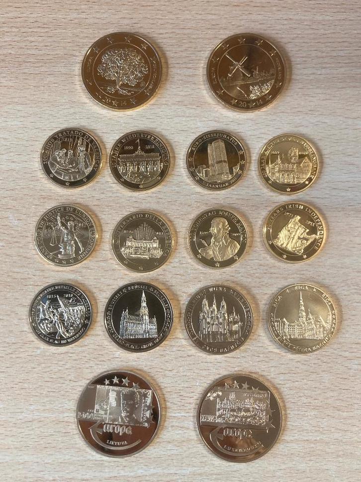 Lotje grote penningen (16 stuks), Postzegels en Munten, Penningen en Medailles, Overige materialen, Ophalen of Verzenden