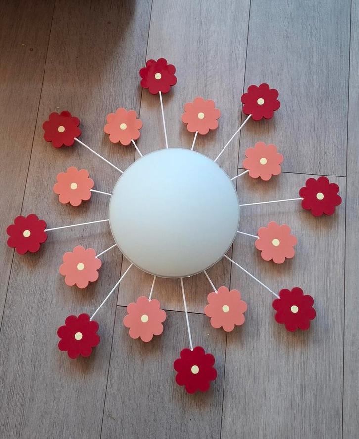 Plafonnière met glow in the dark bloemen voor meidenkamer, Huis en Inrichting, Lampen | Plafondlampen, Gebruikt, Kunststof, Metaal