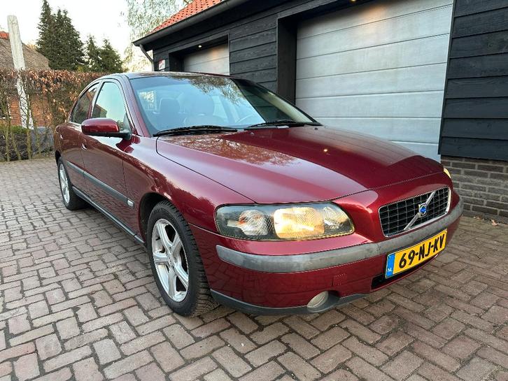 Volvo S60 2.4 140PK AUT 2003 Rood, Auto's, Volvo, Particulier, S60, Airbags, Airconditioning, Boordcomputer, Centrale vergrendeling