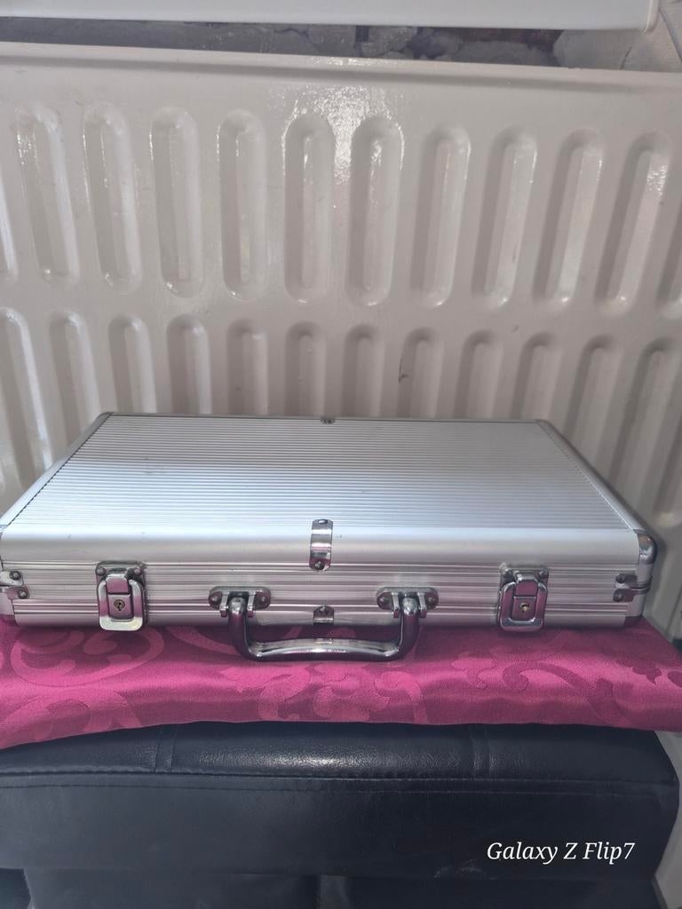 Complete Pokerset met Koffer en Speelmat, Vijf spelers of meer, Ophalen of Verzenden, Zo goed als nieuw, Black chip MFG / PokerStars.net