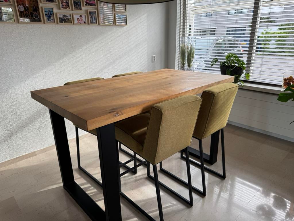 Moderne bartafel met 4 Goossens barstoelen, Ophalen, Zo goed als nieuw, 90 cm of meer, 4 krukken