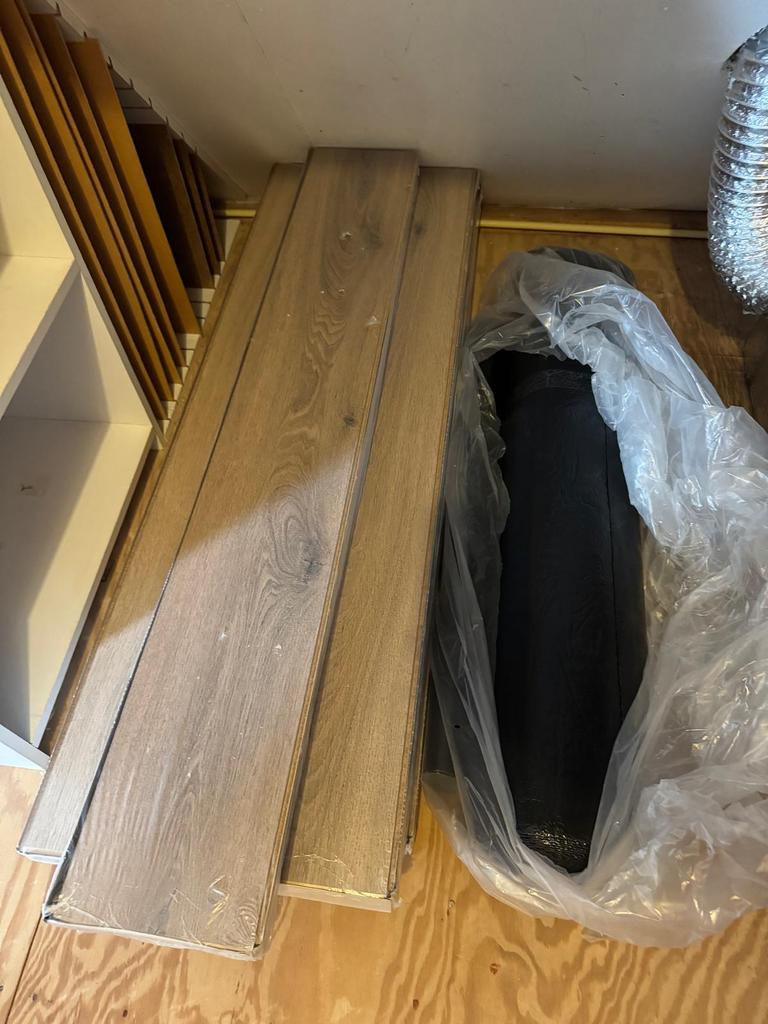 17,4 m2 laminaat, Ophalen, 50 tot 150 cm, 5 tot 10 m², Zo goed als nieuw