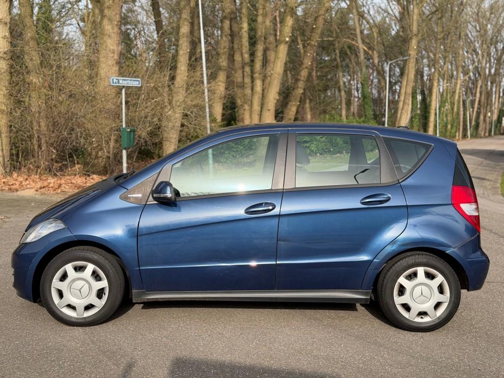 Mercedes-benz A-KLASSE 160 Blue eff - Airco - APK 22-04-2027, Auto's, Mercedes-Benz, Euro 5, Blauw, 49 €/maand, Bedrijf