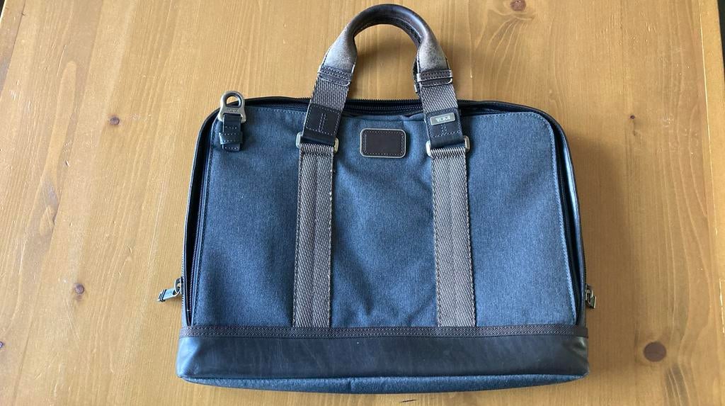 Tumi laptoptas in denim en leder, Ophalen of Verzenden, 17 inch of meer, Gebruikt, Aktetas