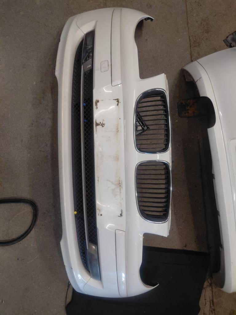 BMW 1Serie 116i voorbumper Wit!!!, Auto-onderdelen, Ophalen of Verzenden, BMW, Bumper