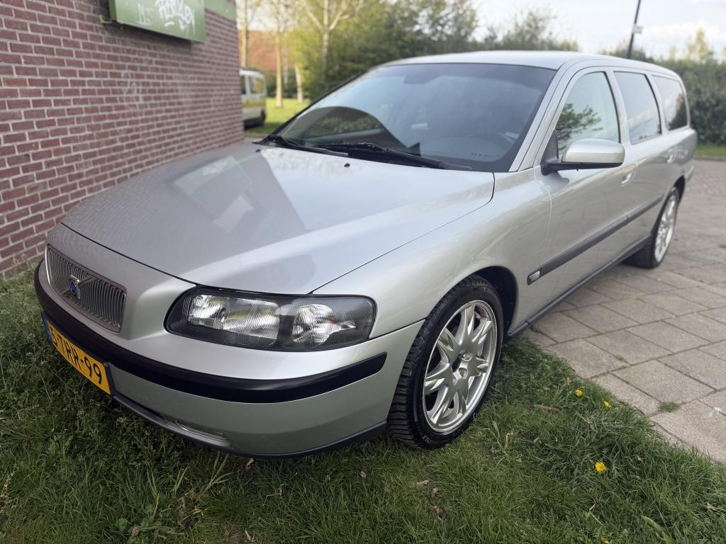 Volvo V70 2.4 D5 G-tronic*2003*Ecc|Cruise|Leder|Lmv|T-haak, Automaat, Zwart, 163 pk, Diesel