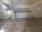 Vintage  tafel met twee stoelen, grijs/chroom formica, Huis en Inrichting, Tafels | Eettafels, Gebruikt, Tot twee personen, Metaal