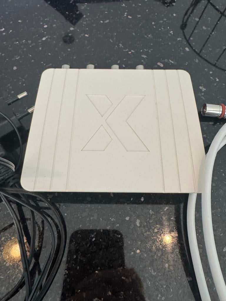 Technetix FRA-752X coax versterker voor 4 signalen, Audio, Tv en Foto, Audiokabels en Televisiekabels, Ophalen of Verzenden, Gebruikt