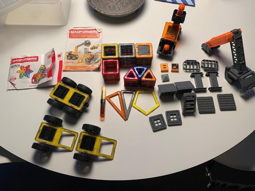 Magnetic tiles voertuigen, 100 onderdelen, Kinderen en Baby's, Speelgoed | Bouwstenen, Ophalen of Verzenden, Zo goed als nieuw