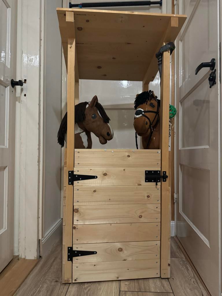 Hobby horse stal - 129x62x56 cm - Zo goed als nieuw, Ophalen, Zo goed als nieuw, Jongen of Meisje