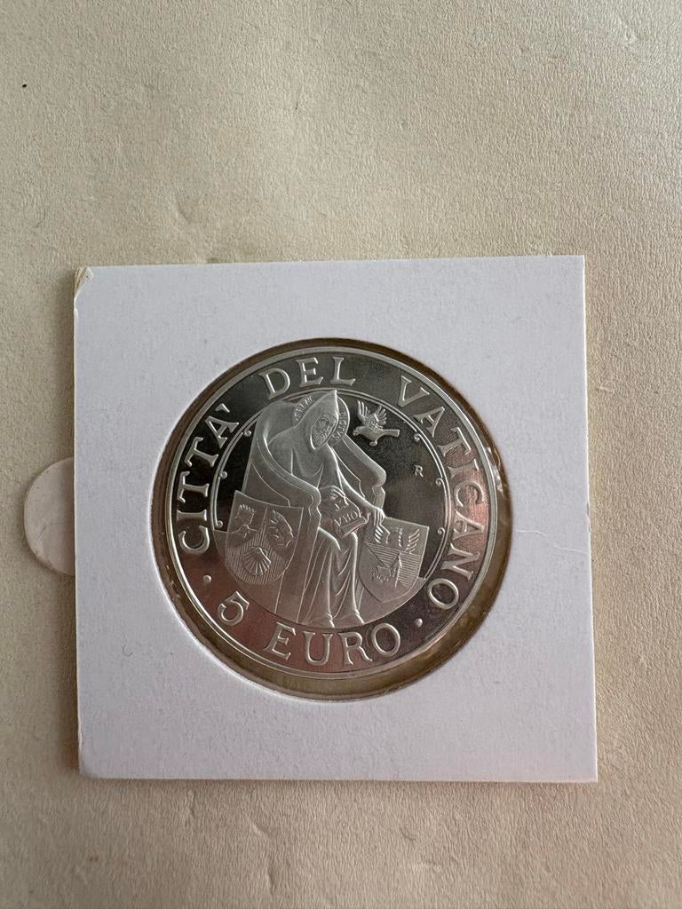 5 Euro munt Vaticaanstad Benedictus XVI, Postzegels en Munten, Ophalen, Vaticaanstad, 5 euro, Losse munt
