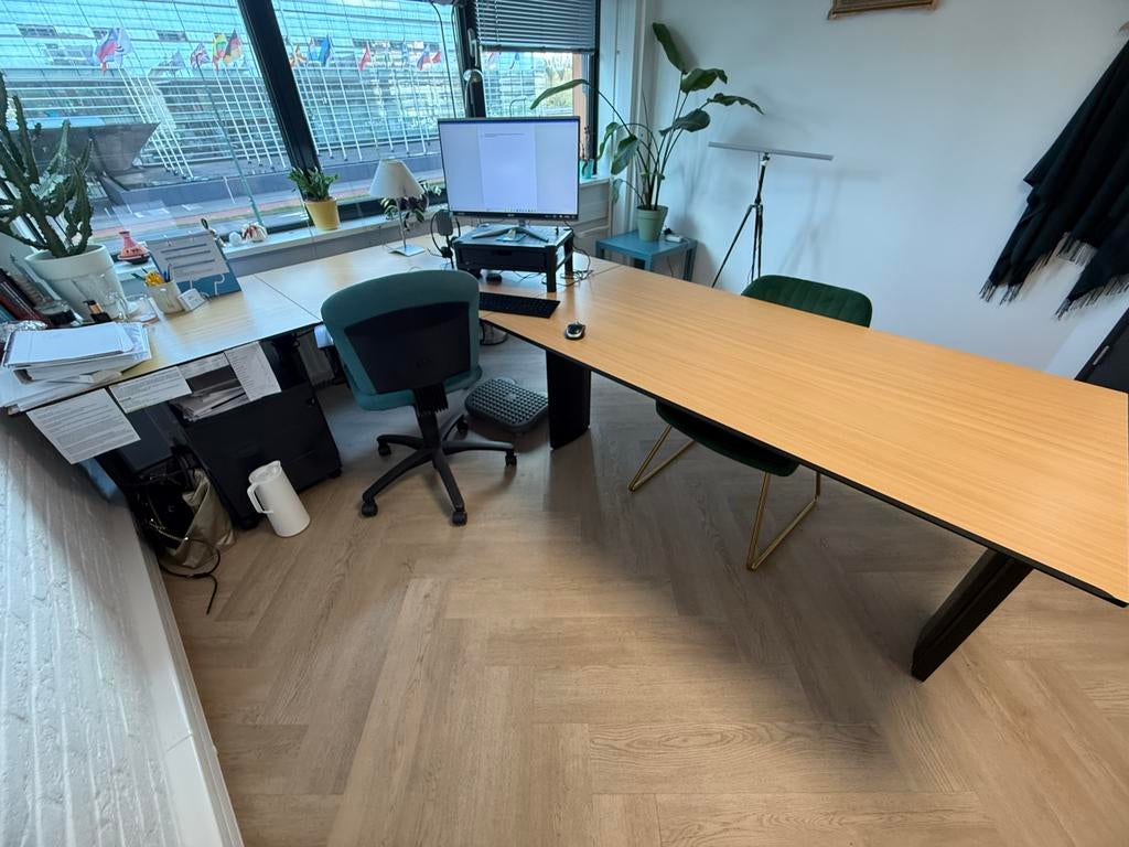 Groot Modern L-vorm Hoekbureau (180-200 cm) - Z.G.A.N., Modern, Ophalen, Zo goed als nieuw, Hoekbureau