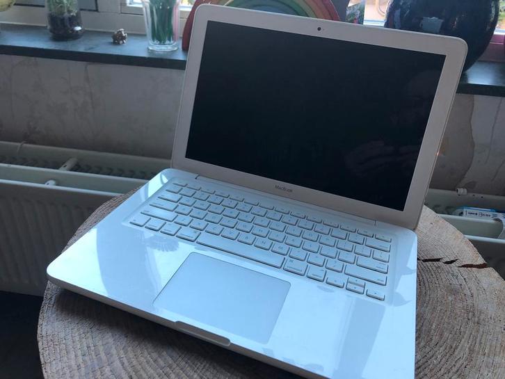 2x macbook mid 2010 met defect, Computers en Software, Apple Macbooks, Zo goed als nieuw, MacBook Pro, 13 inch, 2 tot 3 Ghz, Onbekend