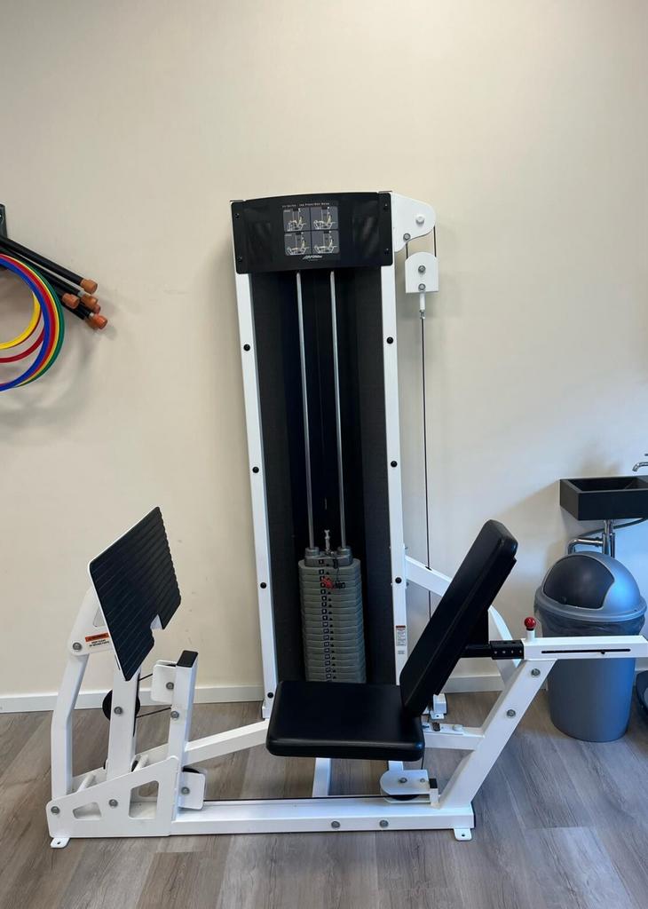 Life Fitness Fit Series Leg press/ Calf Raise White, Sport en Fitness, Fitnessmaterialen, Ophalen, Gebruikt, Overige typen, X