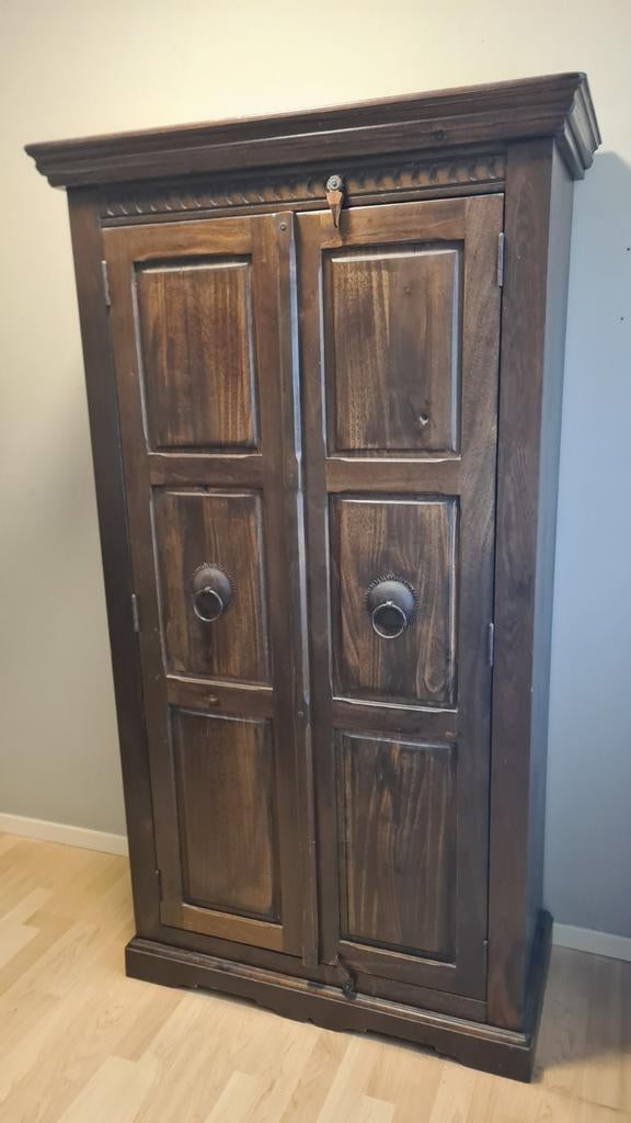 Koloniale kast, Ophalen