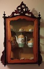 Horrix/willem III notenhouten hang vitrinekastje, Ophalen