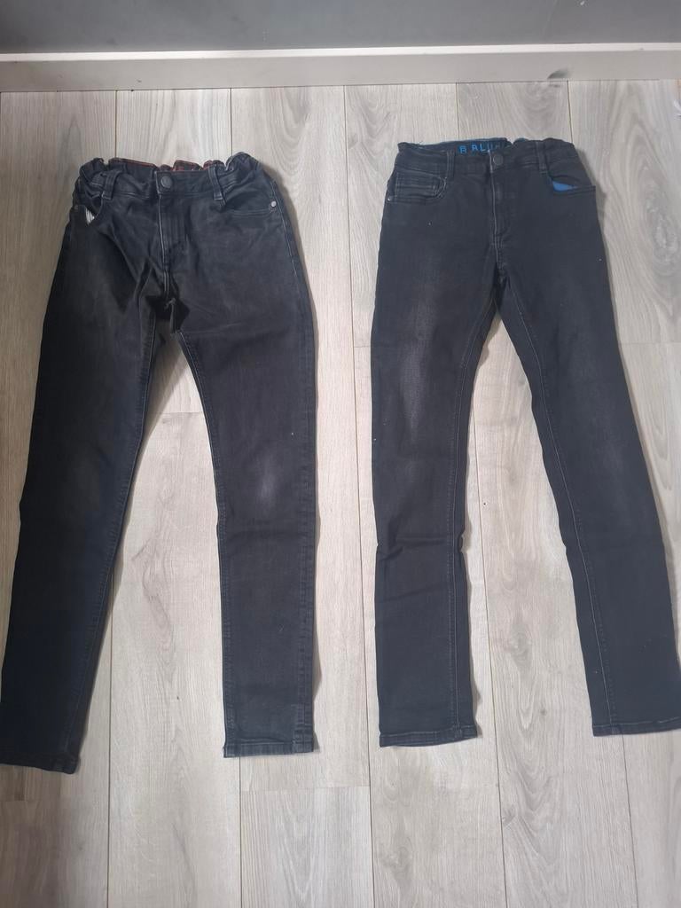 Twee zwarte kinderbroeken maat 158, Kinderen en Baby's, Kinderkleding | Overige, Ophalen of Verzenden