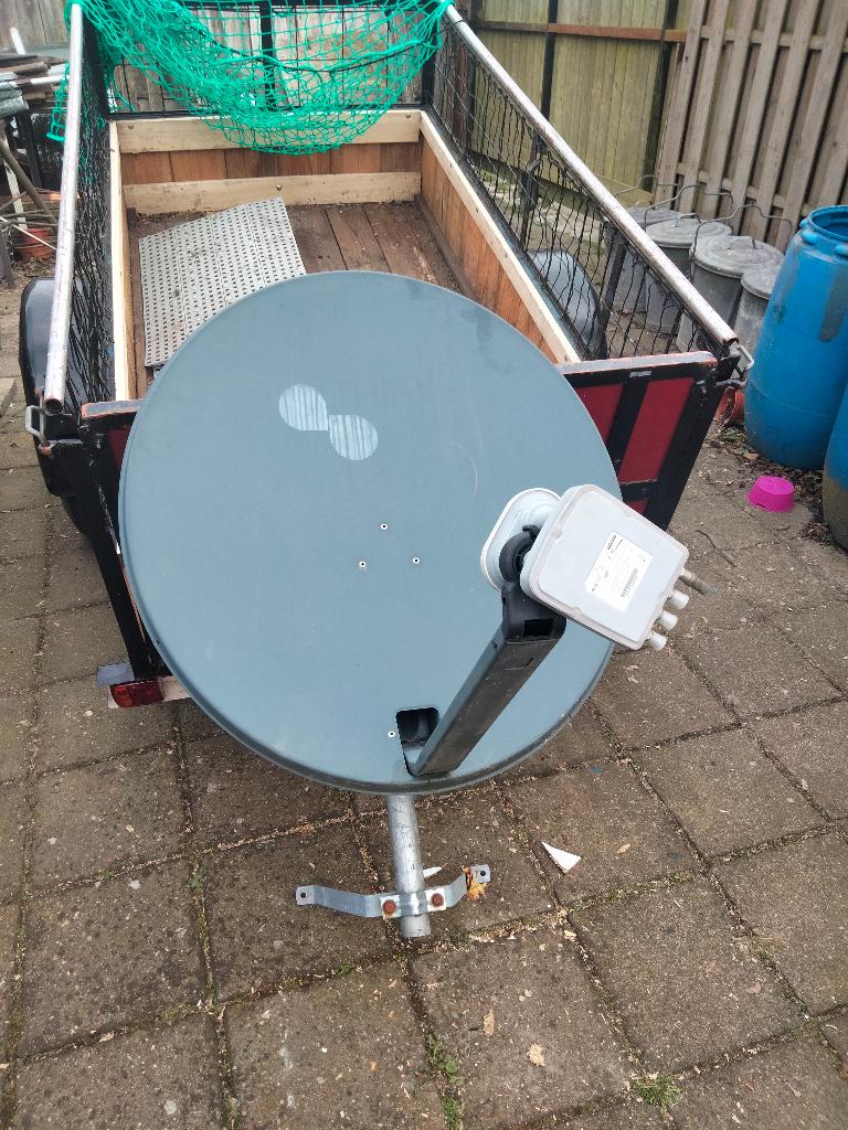 sateliet schotel, Audio, Tv en Foto, Schotelantennes, Ophalen, Gebruikt, (Schotel)antenne, Overige merken