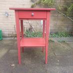 Ikea Hemnes tafeltje rood, Huis en Inrichting, Slaapkamer | Nachtkastjes, Ophalen of Verzenden, Gebruikt, Minder dan 45 cm