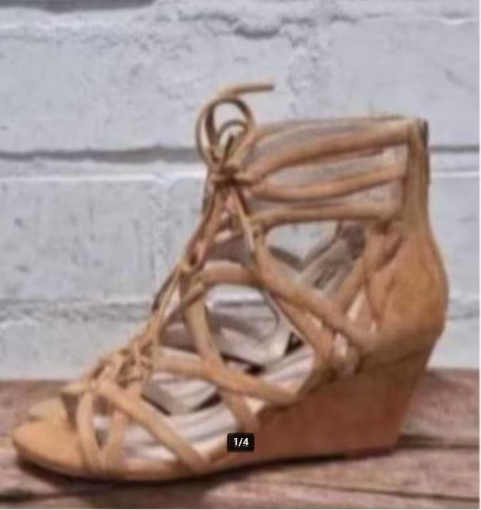 Kenneth Cole - Suedeleren sleehakken maat 39 - Nieuw, Kleding | Dames, Schoenen, Nieuw, Pumps, Ophalen of Verzenden