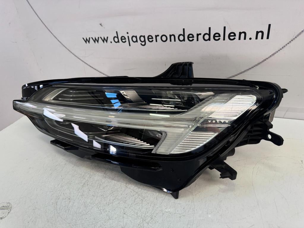 VOLVO V60 S60 MID LED KOPLAMP LINKS 32228817 COMPLEET, Auto-onderdelen, Gebruikt, Gunnar Engellaus vag 8
405 31  Gothenburg, SE
