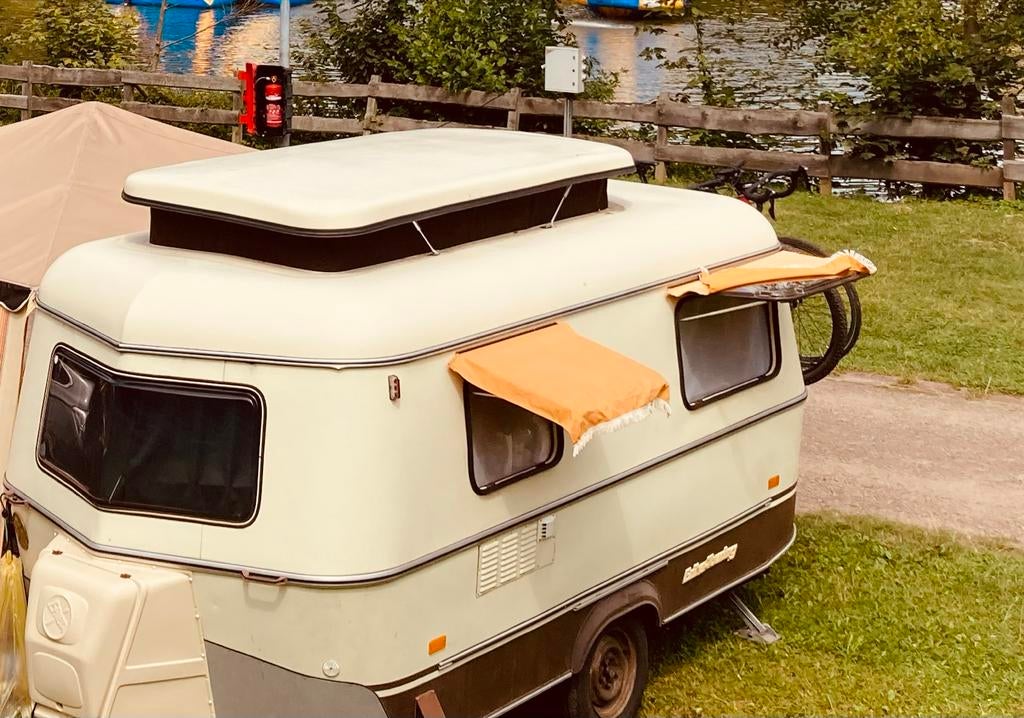 Retro Eriba Triton caravan (1984) groot bed & onderhoud, Reservewiel, Particulier, 5 tot 6 meter, Eriba