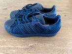 Adidas Superstar blauw in nieuwstaat, Blauw, Ophalen of Verzenden, Sneakers of Gympen, Zo goed als nieuw