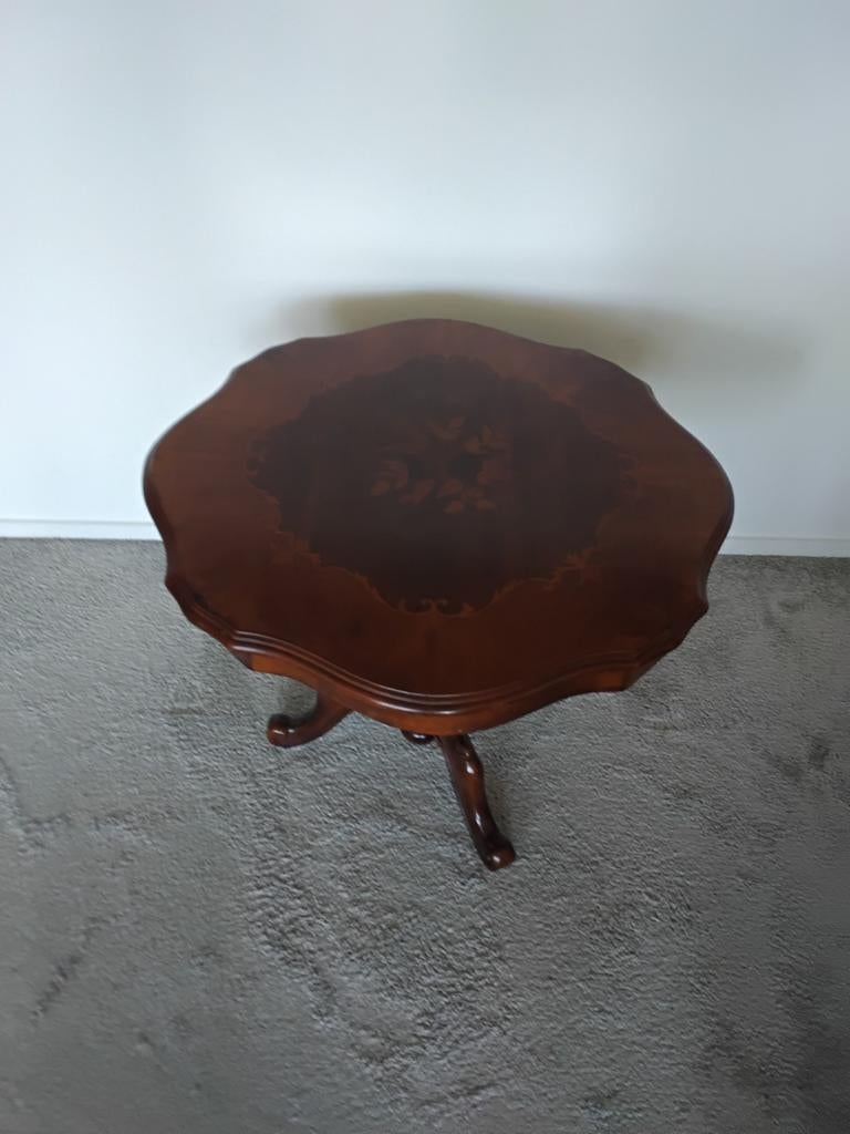 Oud tafeltje, Ophalen