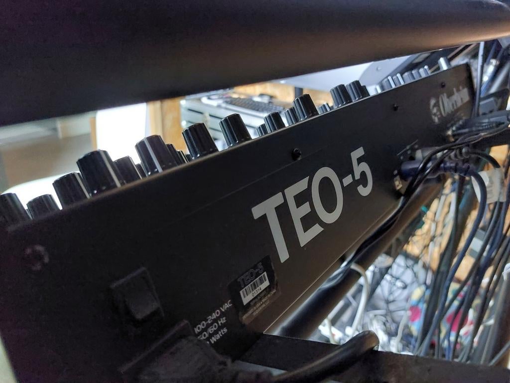 OBERHEIM TEO 5 NIEUWSTAAT, Muziek en Instrumenten, Synthesizers, Nieuw, Overige aantallen, Met midi-aansluiting, Ophalen