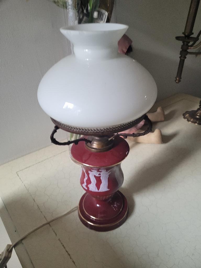 Vintage lampje met bordeaux rode porseleinen voet, Ophalen of Verzenden