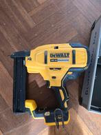 DEWALT  Nietentacker met 2 accu 18v, Ophalen of Verzenden