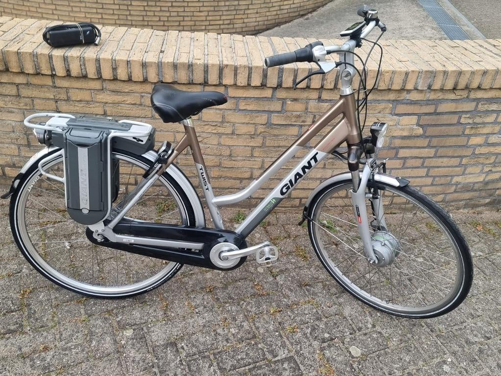In nieuwstaat Giant Twist met dubbele accu, Fietsen en Brommers, Fietsen | Dames | Damesfietsen, Zo goed als nieuw, Giant, Versnellingen