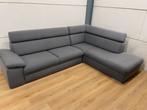 Mooie luze grijze hoekbank met hoofdsteunen - GEREINIGD!!!, Ophalen, 250 tot 300 cm, Luxe, Hoekbank