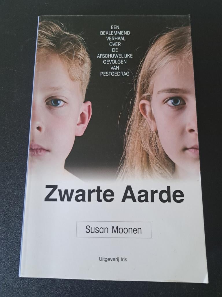 Susan Moonen - Zwarte Aarde, Ophalen of Verzenden, Zo goed als nieuw, Susan Moonen