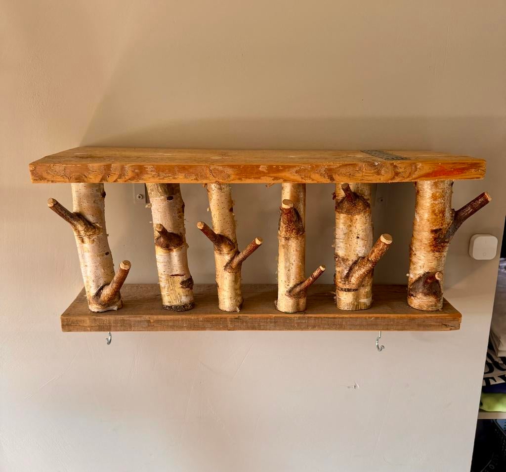 Unieke handgemaakte kinder kapstok van berkenhout, Ophalen, Zo goed als nieuw, Minder dan 100 cm, Kinderkapstok