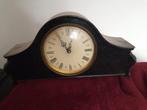 Ouderwetse klok met 1.5V. slaguurwerk, Antiek en Kunst, Ophalen