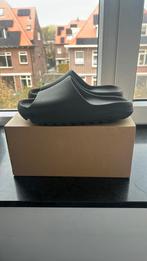 Yeezy slide zwart, Kleding | Heren, Schoenen, Ophalen of Verzenden, Zo goed als nieuw, Zwart