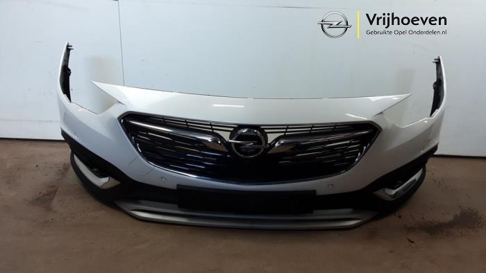 Voorbumper van een Opel Insignia (Insignia 17-) (Z42C), Auto-onderdelen, Carrosserie en Plaatwerk, Bumper, Opel, Gebruikt, 3 maanden garantie