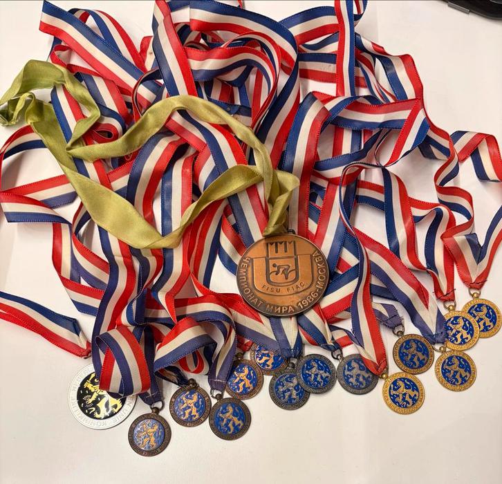 Unieke collectie wielren trofeeën en medailles, Verzamelen, Sportartikelen en Voetbal, Gebruikt, Overige typen, Overige sporten