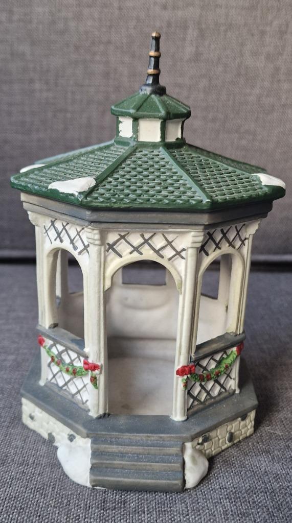 Lemax Porcelain Gazebo 13030, Diversen, Kerst, Gebruikt, Ophalen of Verzenden