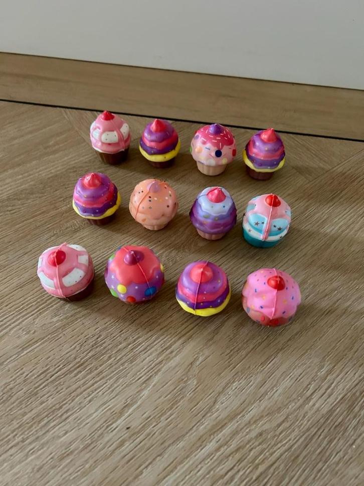*NIEUW!* 12 x squishy / kawaii cupcakes, fidget, uitdeel, Verzamelen, Speelgoed, Nieuw, Ophalen of Verzenden