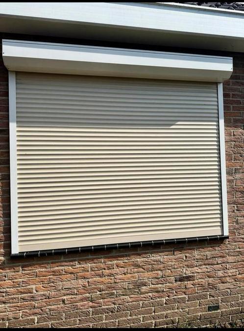 13 rolluiken deels elektrisch deels niet elektrisch, Doe-het-zelf en Verbouw, Rolluiken, Zo goed als nieuw, Elektrische bediening