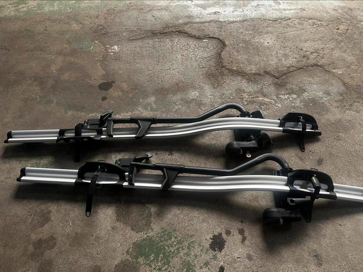 Thule 591 fietsendragers 2 x, Auto diversen, Fietsendragers, Zo goed als nieuw, Dakdrager, 1 fiets, Brede banden, Ophalen of Verzenden