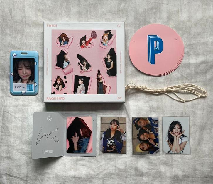 Kpop Twice Page Two (Pink ver.), Verzamelen, Muziek, Artiesten en Beroemdheden, Zo goed als nieuw, Cd of Plaat, Verzenden