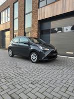 Toyota Aygo 1.0 X-play 5D 2019 Grijs Carplay/Camera, Auto's, Voorwielaandrijving, 4 stoelen, Origineel Nederlands, Bedrijf